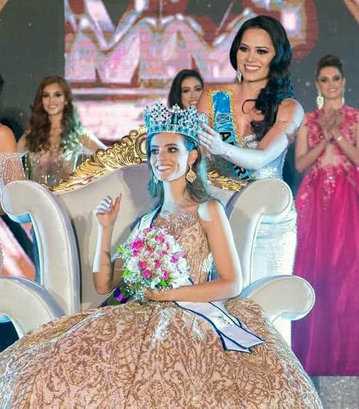 Andrea Meza crowns Vanessa Ponce as Miss World Mexico