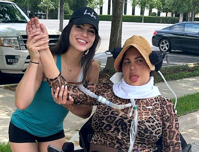 Texas' Lluvia Alzate with her mother Fanny