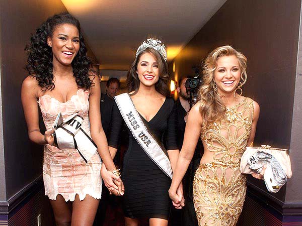 Miss Universe 2011, Leila Lopes and Miss Teen USA 2011, Danielle Doty welcome their new sister Olivia Culpo, Miss USA 2012 to the sisterhood.