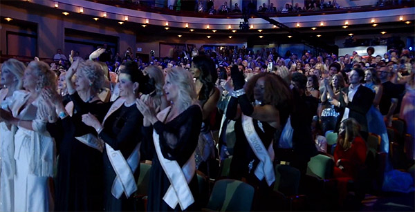 Standing Ovation after Audrey Eckert falls